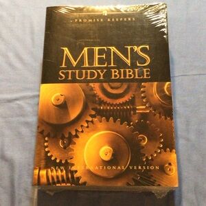 Promise Keepers Men’s Study Bible New Factory-Sealed Black and Gold